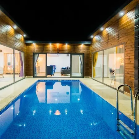 Nihan Hotel 4*